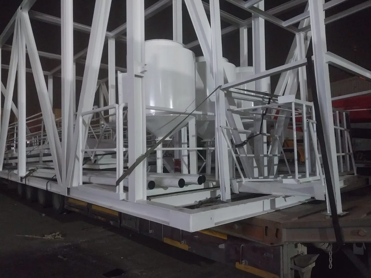 Tanker fabrication and transport