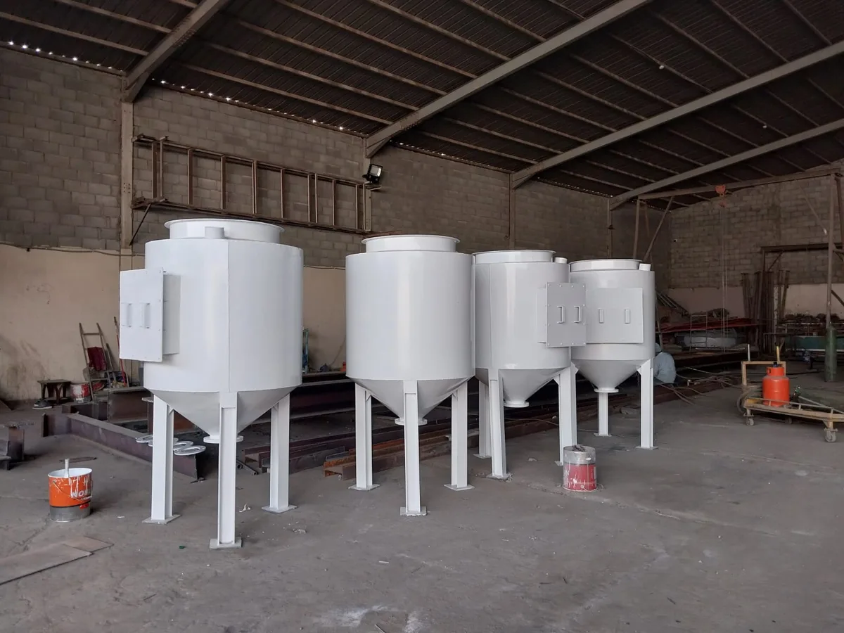 Rural bulk steel silos for dry grain storage